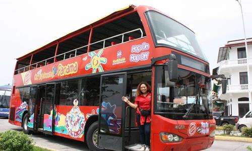 Conoce cómo moverte en la nueva ciudad que visitas haciendo un tour en bus por la ciudad -  Tiqy Tip