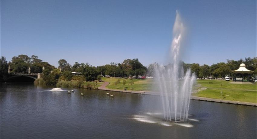 Adelaide City and Hahndorf river torrens, Adelaide City and Hahndorf Half Day Morning Tours 