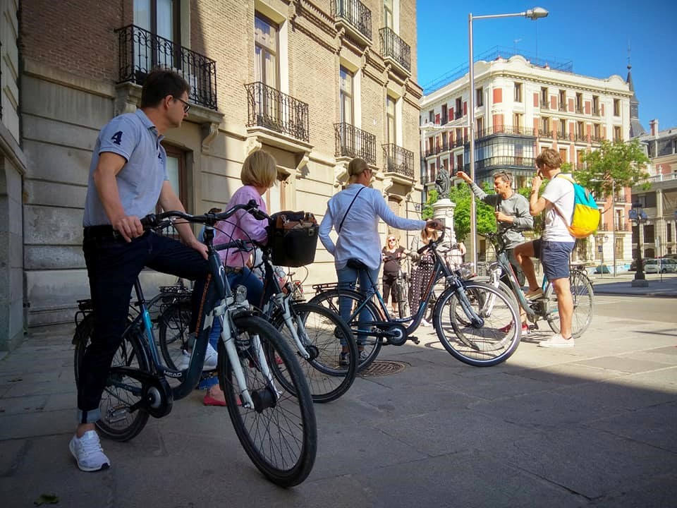 Recorrido en Bicicleta Madrid Imprescindible Madrid Espana Tiqy