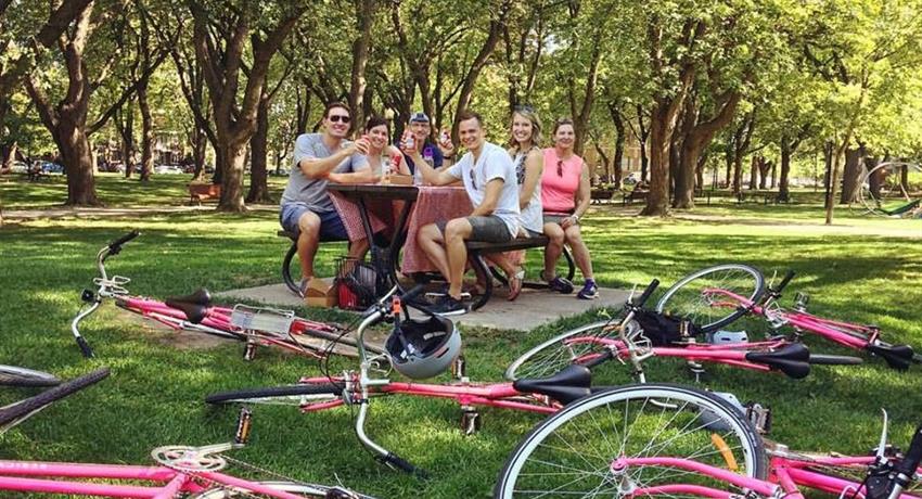 At the Park, Más Allá de los Carriles de Bicicleta