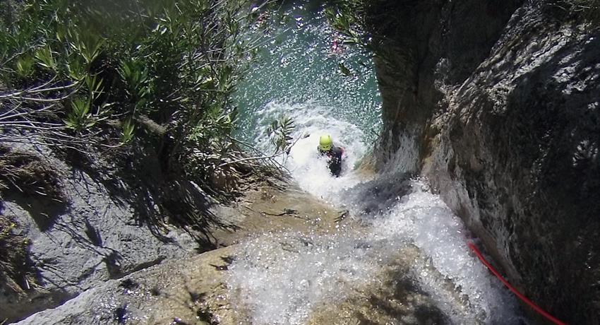 Canyoning in Majales Stream - Tiqy, Barranquismo en Arroyo Majales