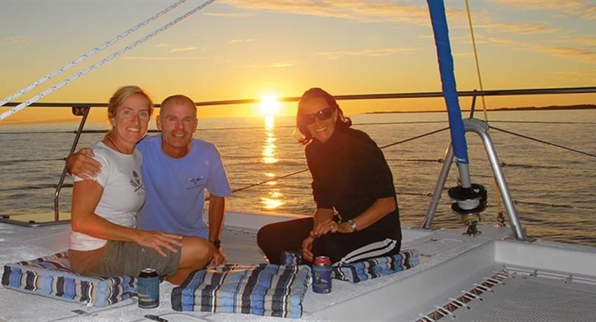 friends tiqy, Champagne Sunset Sail 