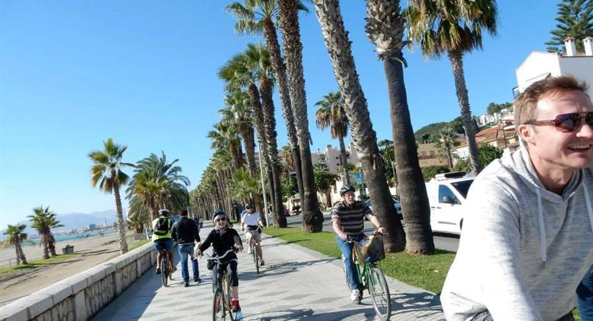 city bike tou family trip, Recorrido en Bicicleta por Málaga