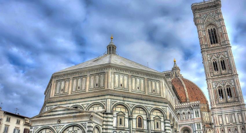 Piazza del Duomo - tiqy, Tour a Pie en el Centro de la Ciudad: Las Maravillas de Florencia