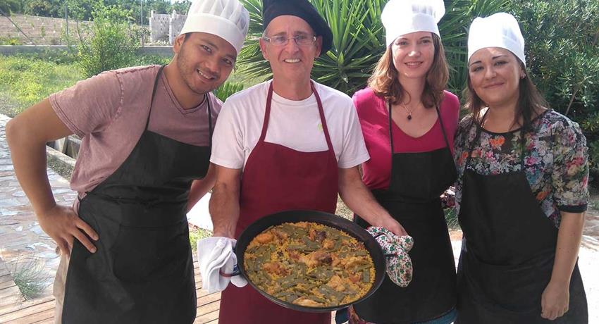 Cooking Paella Course and Visit Albufera Lake chef, Curso de Paella y Visita al Lago Albufera