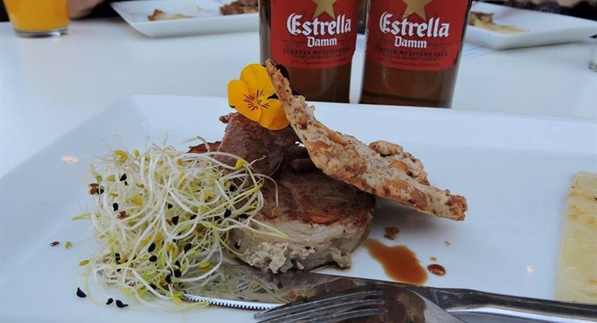 Craft Beer and Tasty Tapas Tour estrella and tapa, Craft Beer and Tasty Tapas Tour
