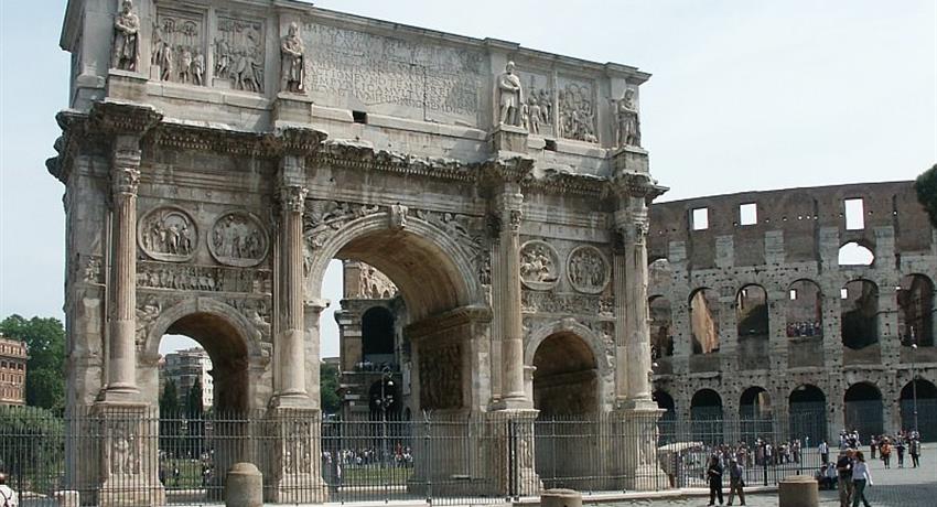 Arch of Constantine, Early Colosseum Small Group Tour