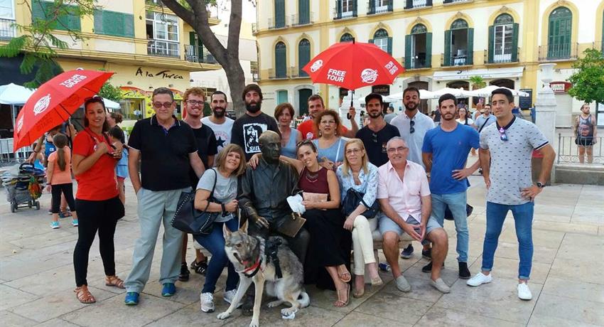 big group in the end of the tour - tiqy, Free Walking Tour in Malaga
