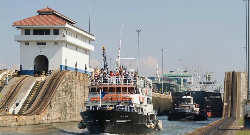 BArco, Tour De Tránsito Completo A Través Del Canal de Panamá