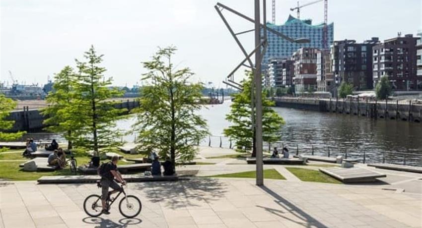 Hafencity - tiqy, Tour Guiado en Bicicleta por Hafencity en Hamburgo
