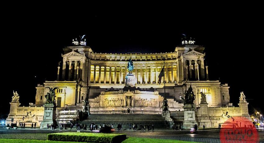 Guided evening tpur in the heart of rome altare, Guided Evening Tour in The Heart of Rome