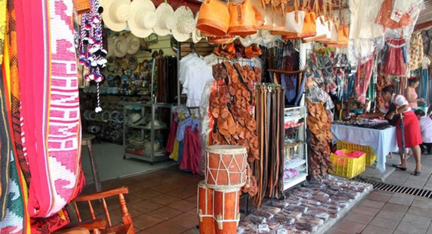 Mercado de Artesanias, Half Day Hike at La India Dormida