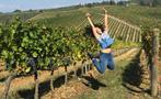 wine tour girl jumping, Tour de Cata de Vino de Medio Día