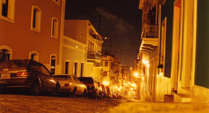 1, Caminata Nocturna en el Viejo San Juan