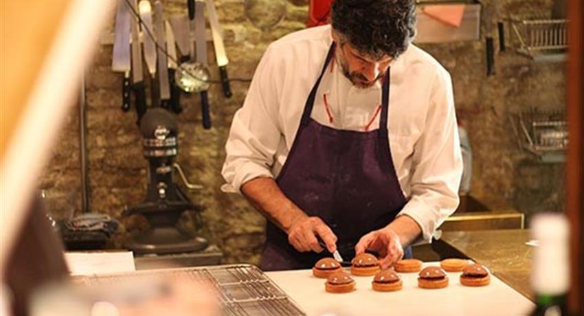 sweet cooking show maestro pastelero, Presentación y Degustación de Pasteles en Vivo