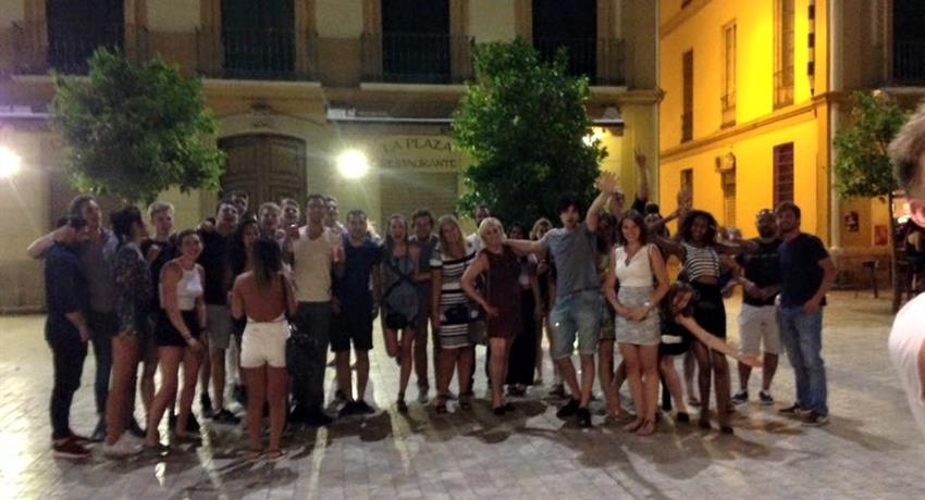 big group for the pub crawl in city centre - tiqy, Recorrido de Bares en Málaga
