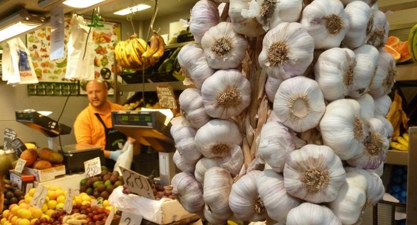 garlic heads - tiqy, Malaga: Walk and Taste