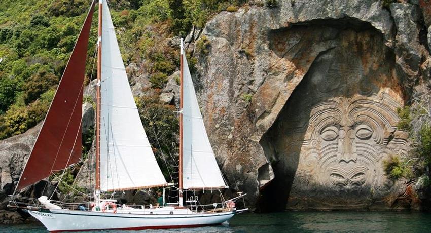 boat tiqy, Maori Rock Carvings, Early Bird Special