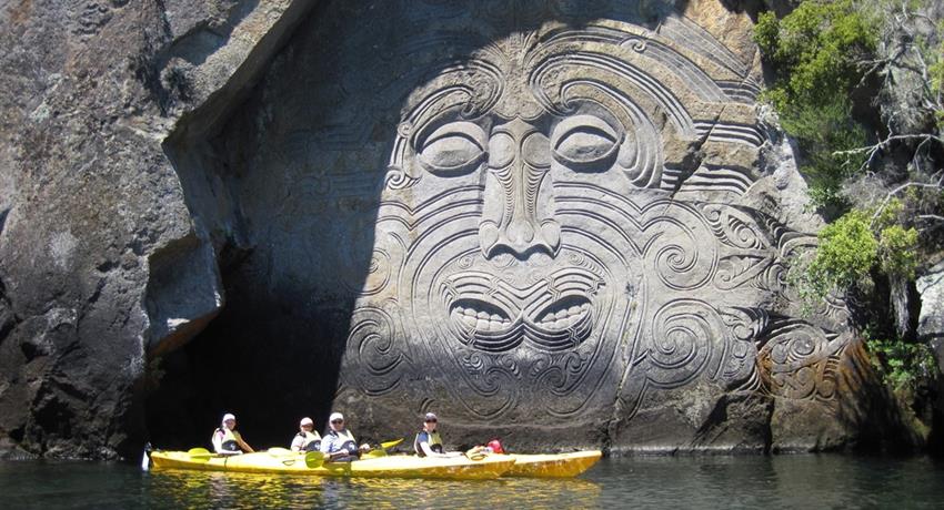 carving rocks tiqy, Mine Bay Rock Carvings Tour 