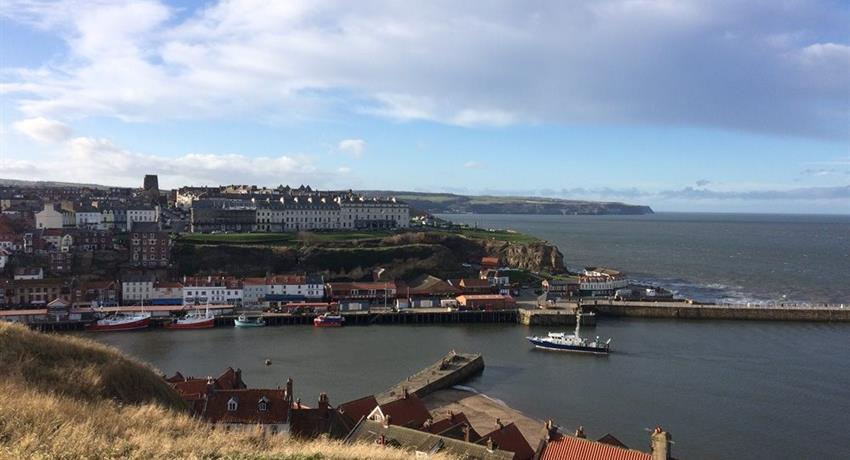 Robin Hoods Bay, Whitby and The Moors - Tiqy, Robin Hoods Bay, Whitby and The Moors