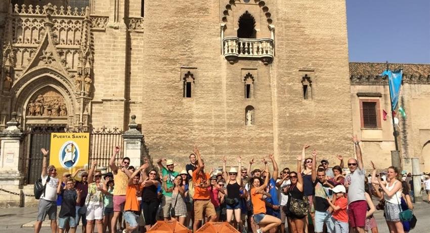 Combo Pancho Tour, Recorrido a El Alcázar Real y La Catedral 