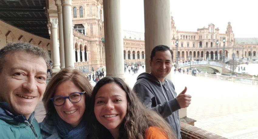 Wonderful moments with Pancho Tours, Recorrido a El Alcázar Real y La Catedral 