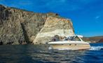santorini-pelagos-boat-cruises-tours-tiqy, Día Completo Semi Privado en Bote
