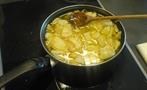 boiling potatoes in class - Tiqy, Spanish Cooking Class