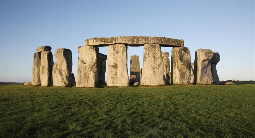 Access to stonehenge circle - TIQY 1, Special Access to Stonehenge Circle - Evening Tour