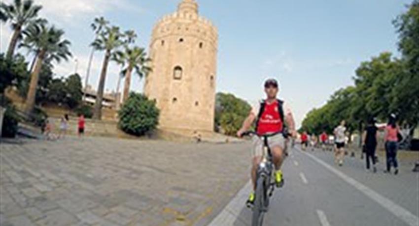 sunset bike tour golden tower, Recorrido en Bicicleta Bajo el Atardecer