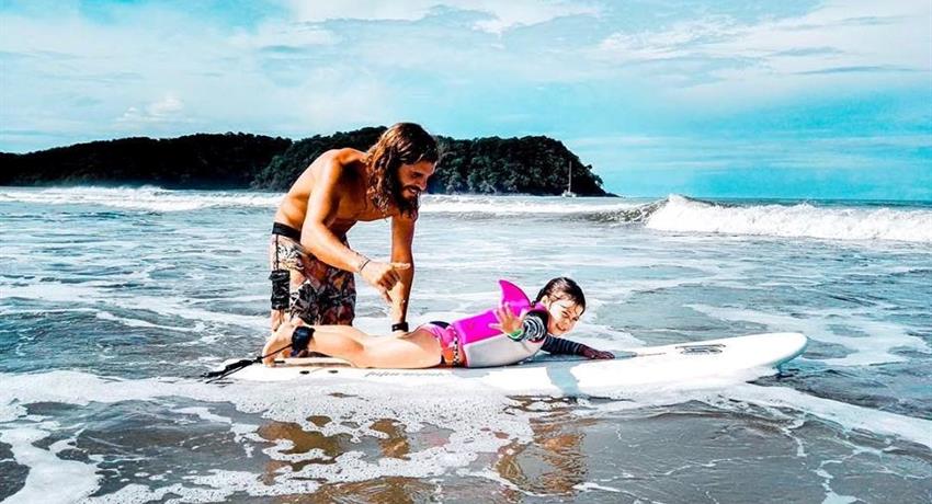 No age to hit the waves, Surf Classes in Playa Venao