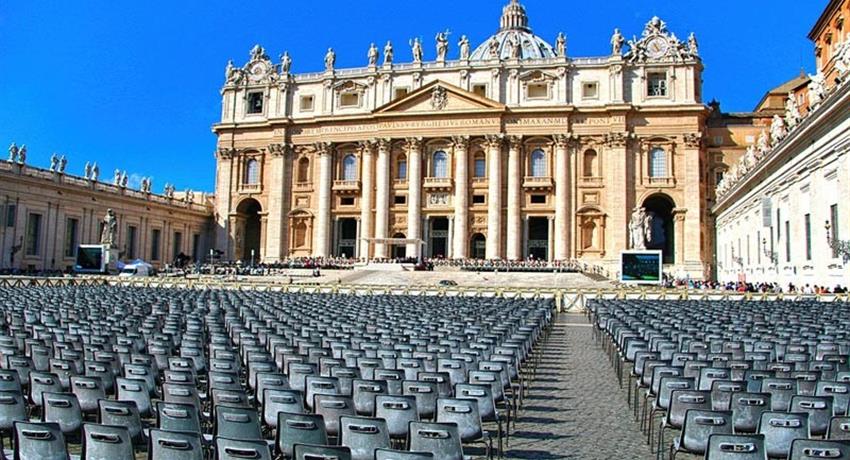 Papal audience in Vatican City  - tiqy, La Audiencia Papal y la Ciudad del Vaticano