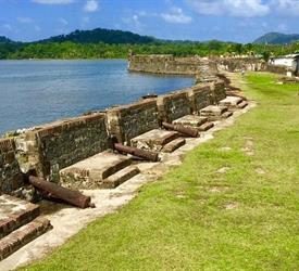 Tour en Tren y Descubre Las Fortalezas Españolas en Colon 