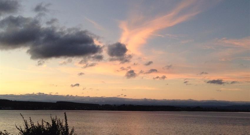 sunset tiqy, Twilight on the Lake Tour 
