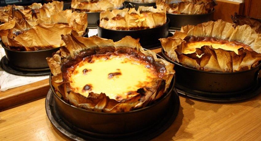 cheesecake for desert - tiqy, Mega Recorrido de Pintxos y Vinos en San Sebastian 